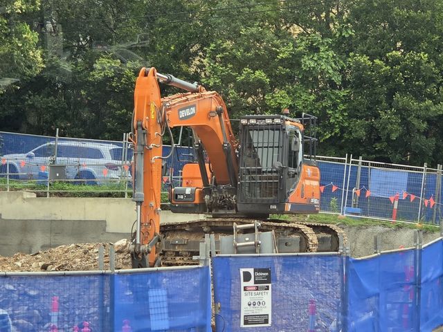 호주 브리즈번 근교의 HD건설기계 디벨론 굴착기