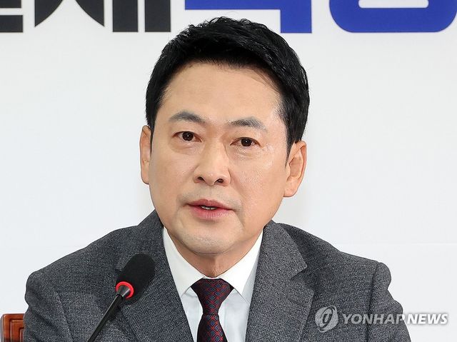 발언하는 장동혁 대표