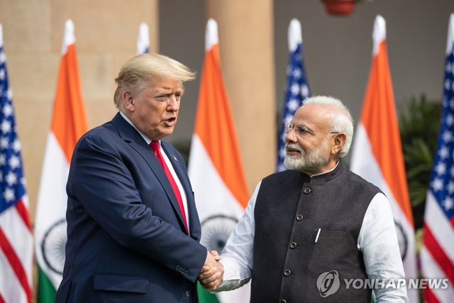 도널드 트럼프 미국 대통령(좌)과 나렌드라 모디 인도 총리(우)