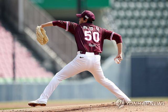 역투하는 키움 선발, 하영민