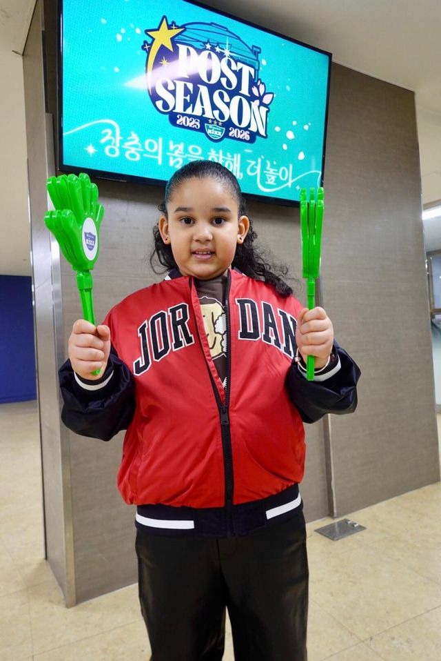 응원 도구를 챙긴 시아나