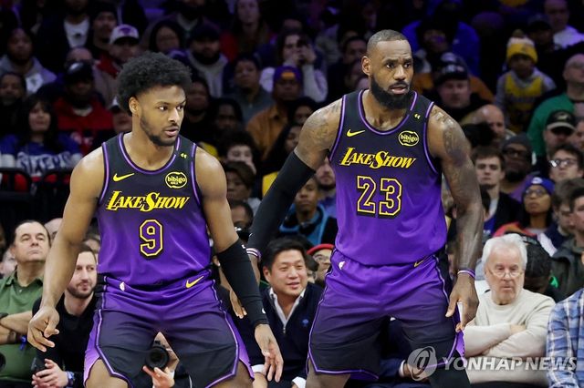 브로니 제임스와 르브론 제임스