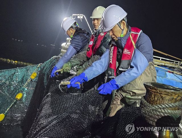 새벽 조업 나선 정청래 대표