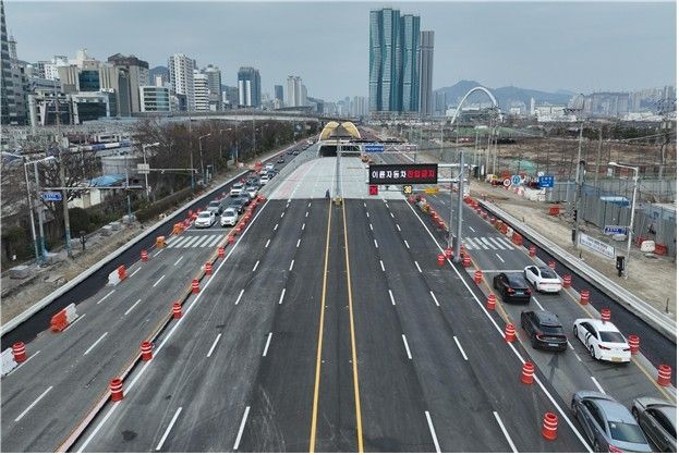 부산항 북항 충장지하차도 입구