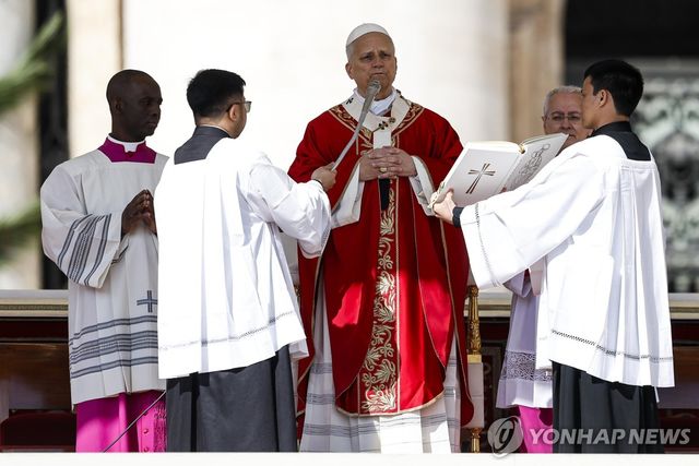 종려주일 미사 집전하는 레오14세 교황
