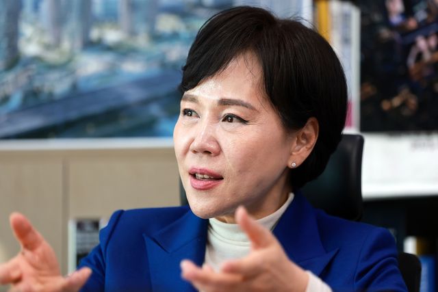 연합뉴스와 인터뷰하는 민주당 전현희 서울시장 경선후보