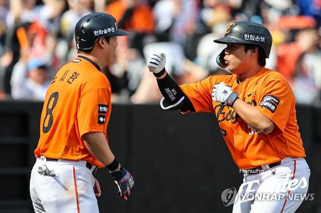 투런 홈런 친 한화 강백호