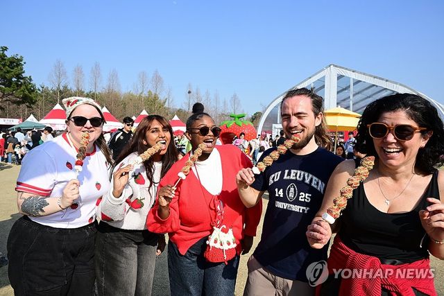 즐거움 가득한 논산 딸기축제장