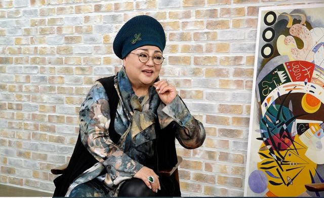 연합뉴스와 인터뷰하는 한국 재즈 1세대 보컬리스트 윤희정