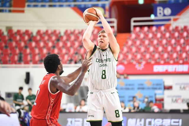 DB 헨리 엘런슨의 공격