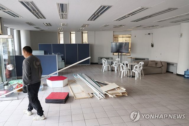 김부겸 '대구시장 출마'…공사 중인 선거사무소