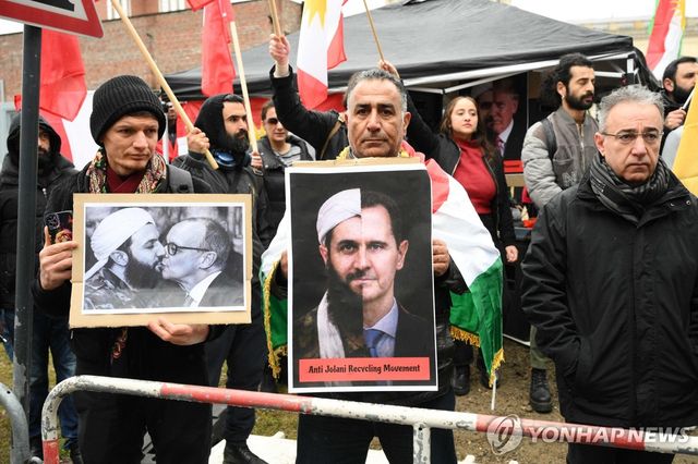 아메드 대통령 반대 시위