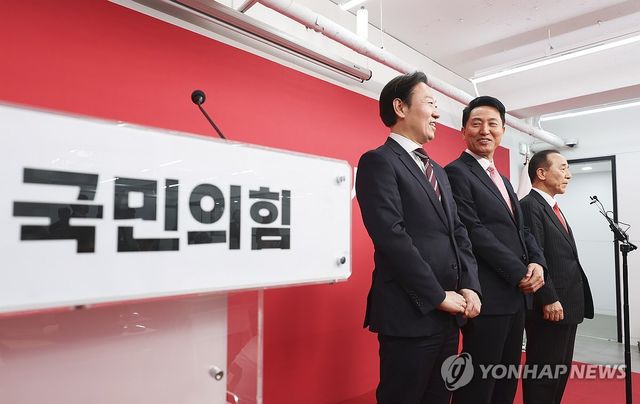 백브리핑하는 국민의힘 서울시장 예비후보들