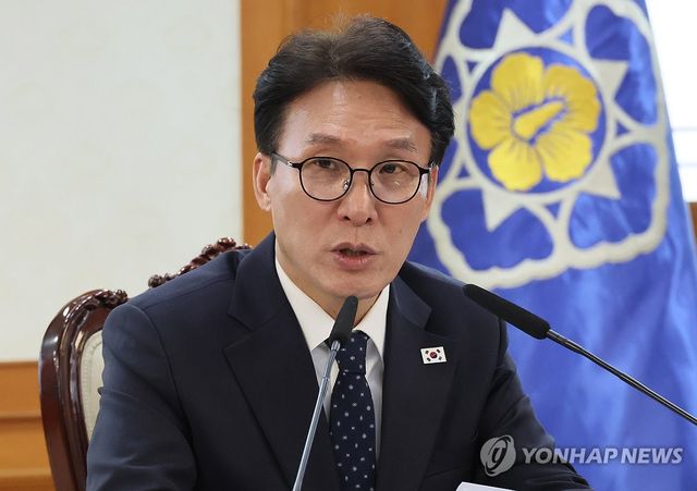 발언하는 김민석 총리