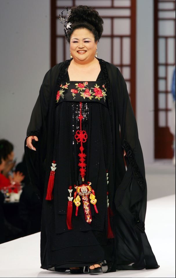 한복 패션모델로 선 윤희정