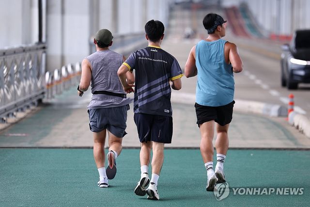 운동하는 시민들