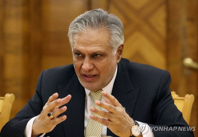 이샤크 다르 파키스탄 부총리 겸 외무부 장관