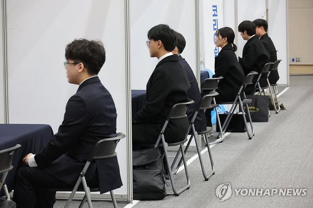 취업박람회의 구직자