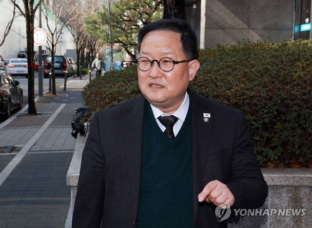 특검 향하는 김경호 변호사