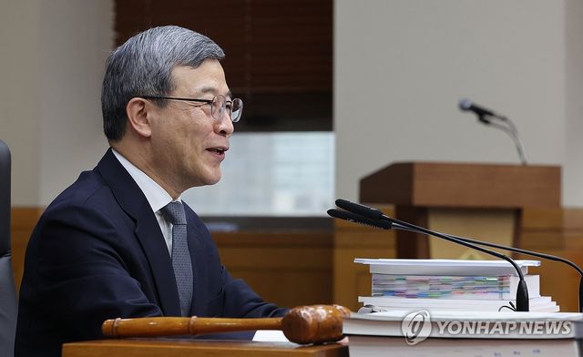 발언하는 이동원 양형위원회 위원장