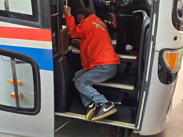 기어서라도 탄다