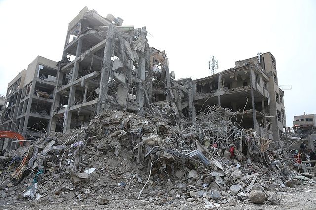 이란 수도 테헤란의 파괴된 건물