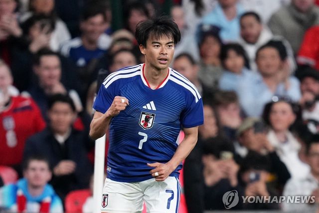 골세리머니를 펼치는 미토마 가오루