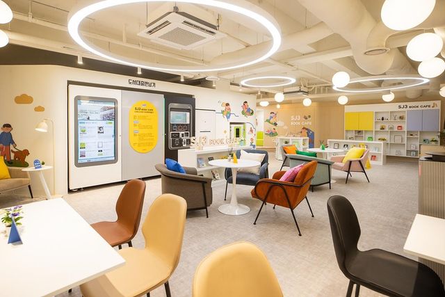 '신정3 북카페' 내부