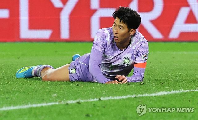 득점 실패 아쉬워하는 손흥민