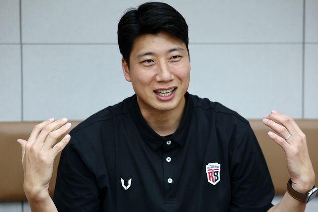 지난달 30일 안양 정관장 아레나에서 연합뉴스와 인터뷰한 양희종 코치