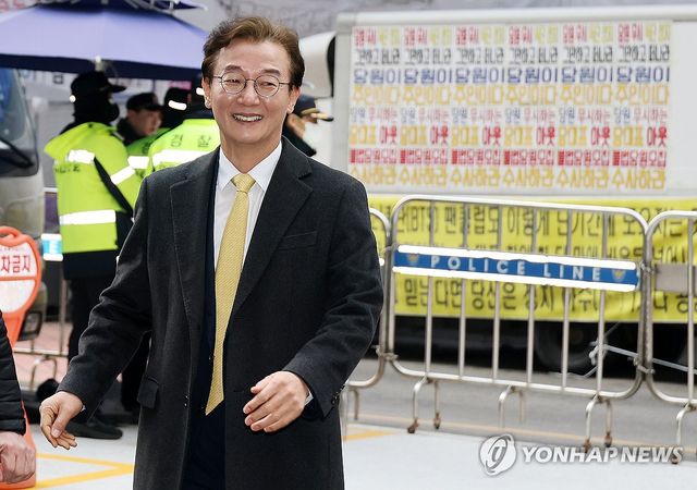 더불어민주당 부산시장 후보 면접 참석하는 전재수 의원