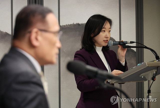 G20 일정 브리핑 진행하는 전은수 부대변인