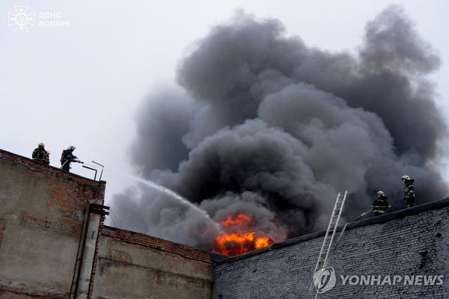 러시아 공격받은 우크라이나 루츠크