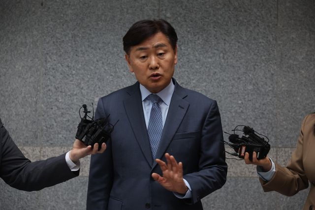 입장 밝히는 김관영 전북자치도지사