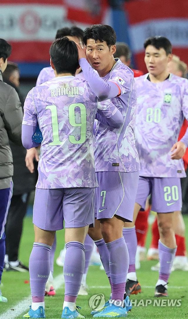 이강인 다독이는 손흥민