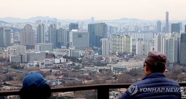 서울 강남 3구와 용산구 아파트값 하락 전환