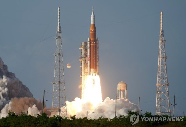 발사되는 아르테미스Ⅱ