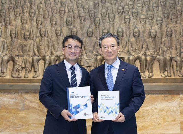 정성호 법무, 與 원내대표·법사위원장 예방…7대 민생법안 설명