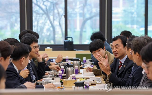 안규백 장관, 국방과학연구소 방문