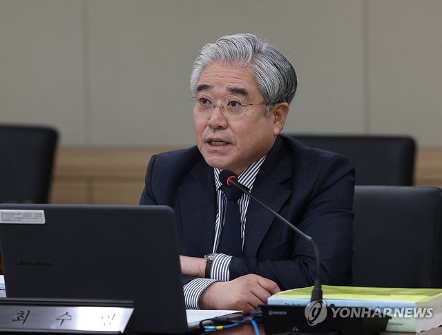 발언하는 최수영 방미통위 위원