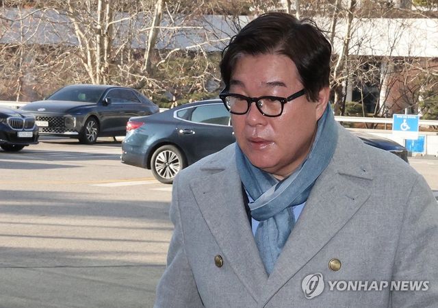 김성태 전 회장, 인권침해점검 TF 출석