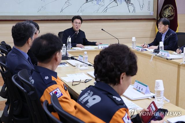 발언하는 김민석 총리