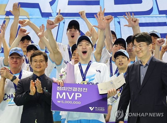 챔피언결정전 MVP 차지한 정지석