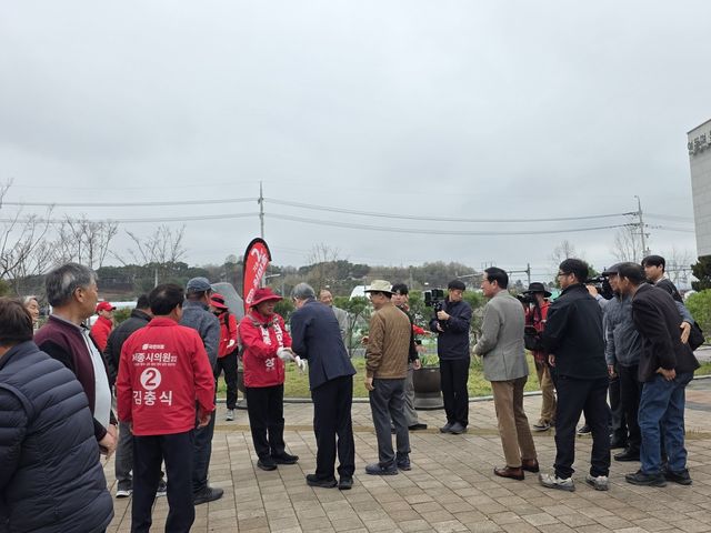 100㎞ 도보 선거운동 중인 최민호 예비후보