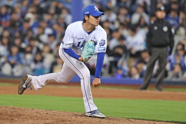 삼성 백정현의 11일 경기 투구 모습. 