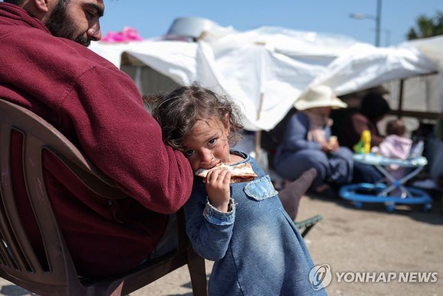 지난 8일(현지시간) 레바논 베이루트의 피란민