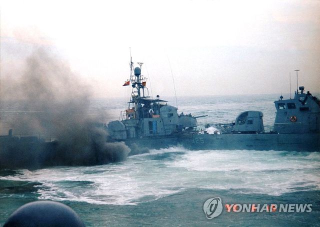 제1연평해전에서 작전 중인 참수리 325호정