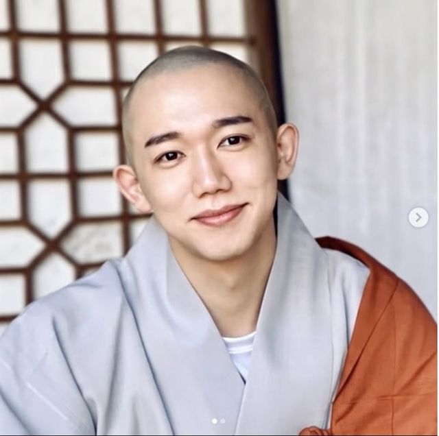 '꽃스님' 범정스님