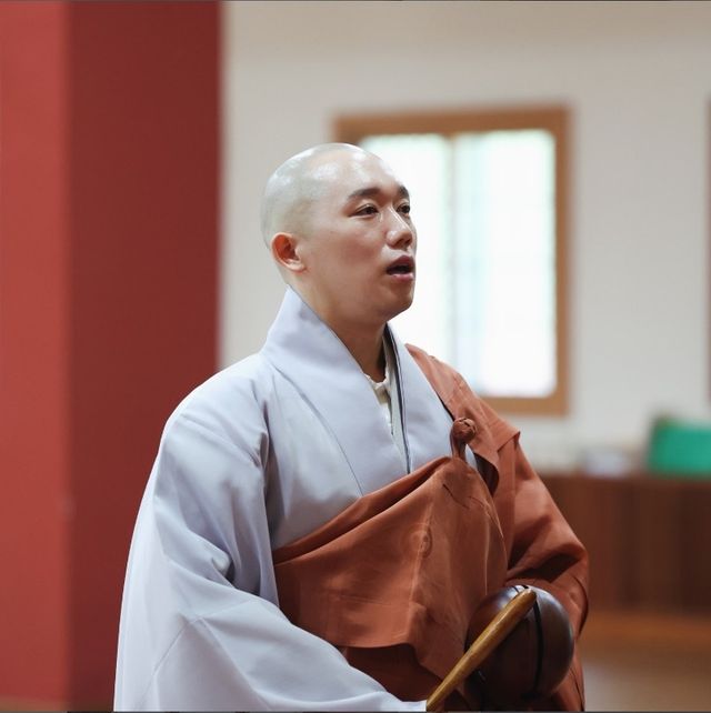 기도하는 범정스님