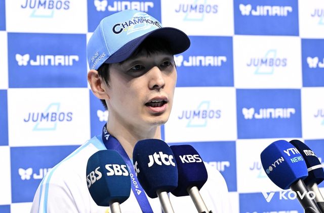 챔프전 우승 후 인터뷰하는 대한항공의 한선수